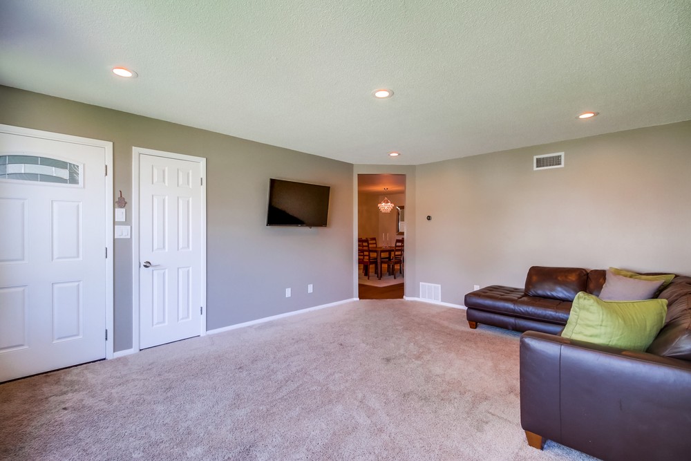 Virtual tour photo 22 of 48 for 3896 Marlesta Dr