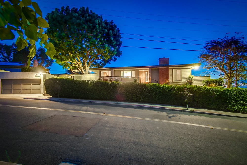 Virtual tour photo 1 of 98 for 3902 La Cresta Dr