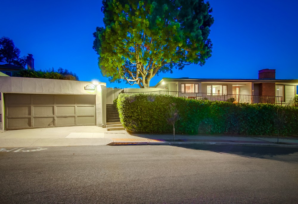 Virtual tour photo 4 of 98 for 3902 La Cresta Dr