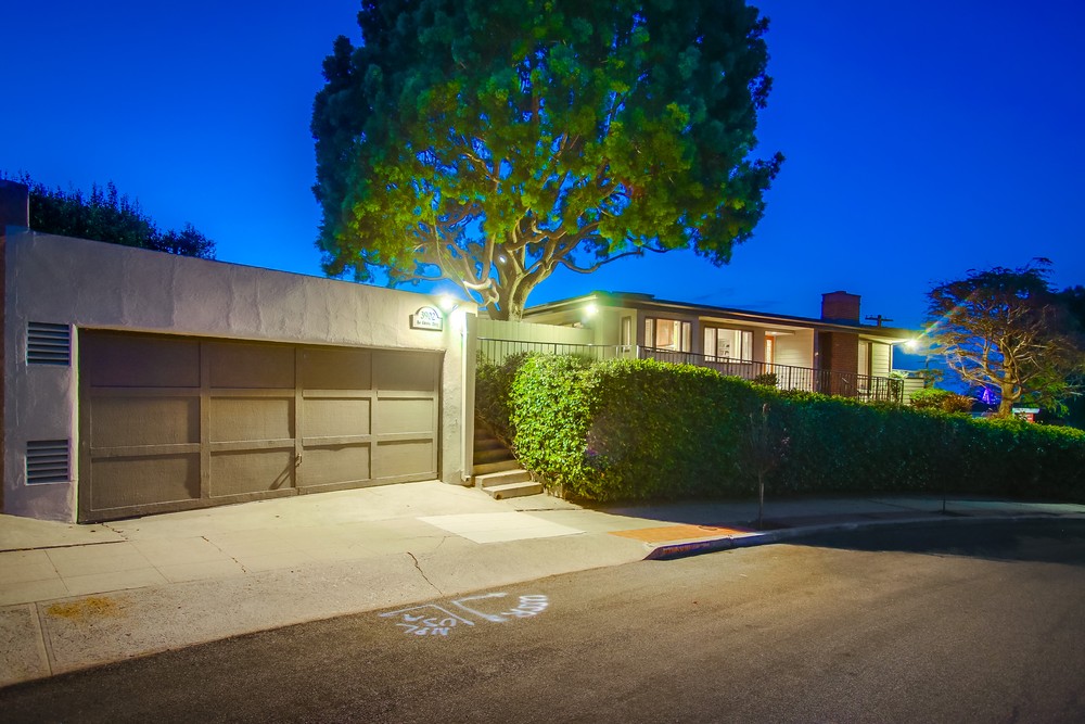 Virtual tour photo 5 of 98 for 3902 La Cresta Dr