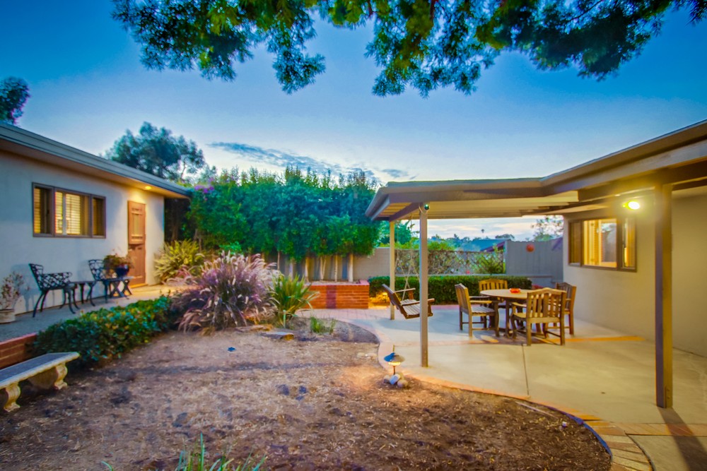 Virtual tour photo 23 of 98 for 3902 La Cresta Dr