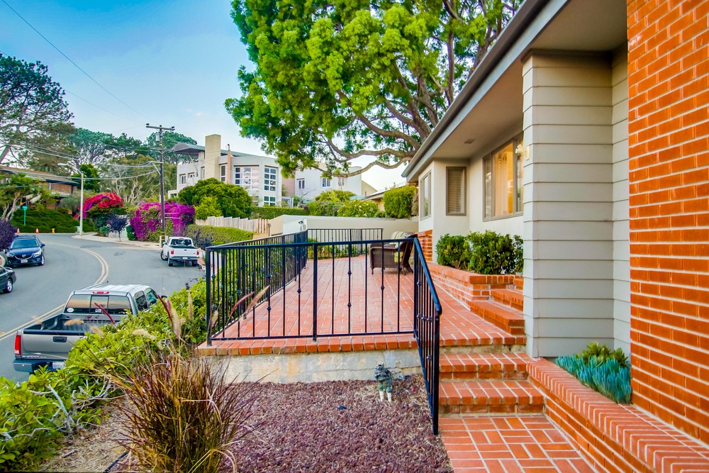 Virtual tour photo 83 of 98 for 3902 La Cresta Dr