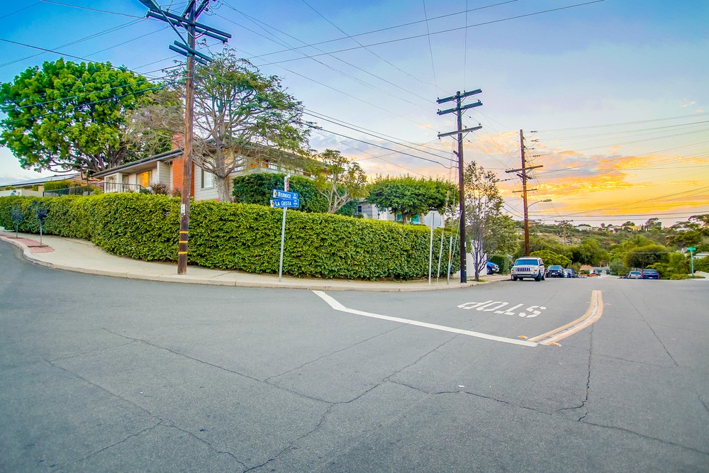 Virtual tour photo 97 of 98 for 3902 La Cresta Dr