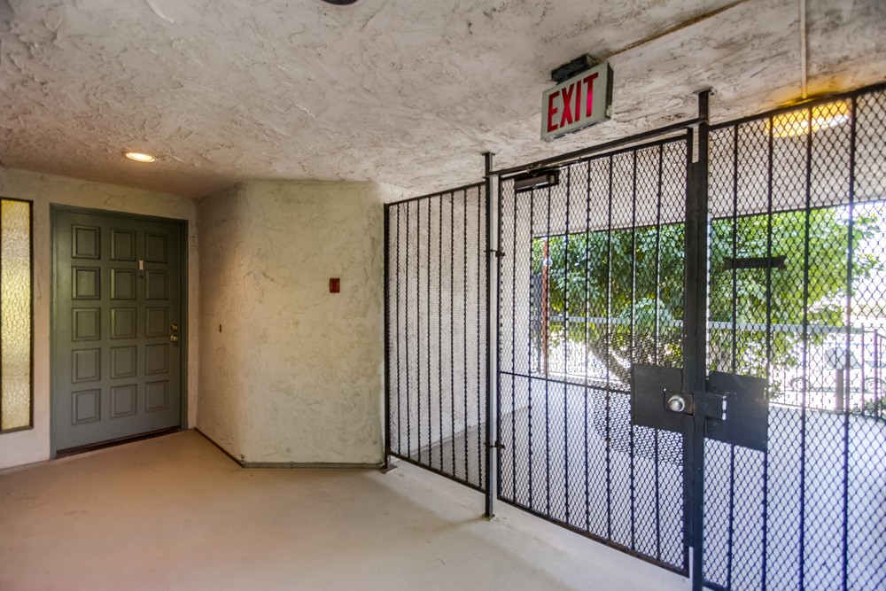 Virtual tour photo 8 of 51 for 3903 California St #1