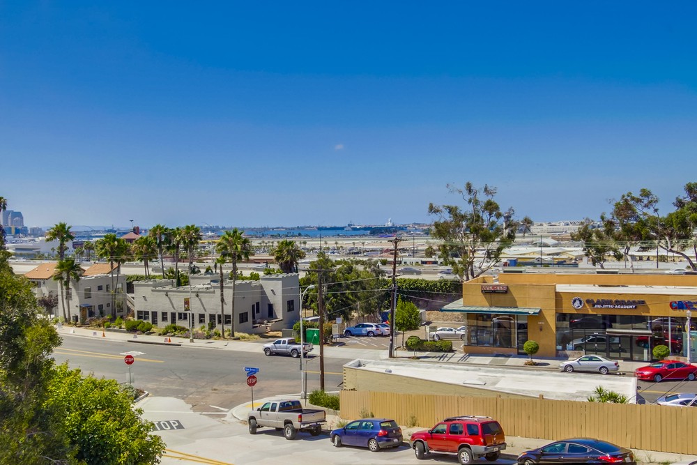 Virtual tour photo 24 of 51 for 3903 California St #1