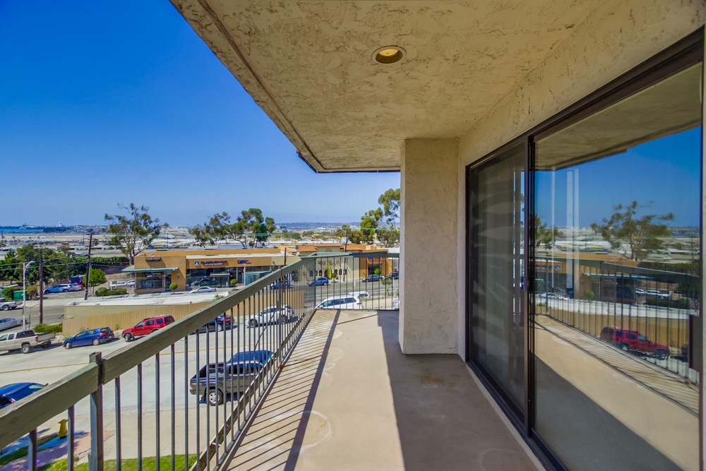 Virtual tour photo 25 of 51 for 3903 California St #1