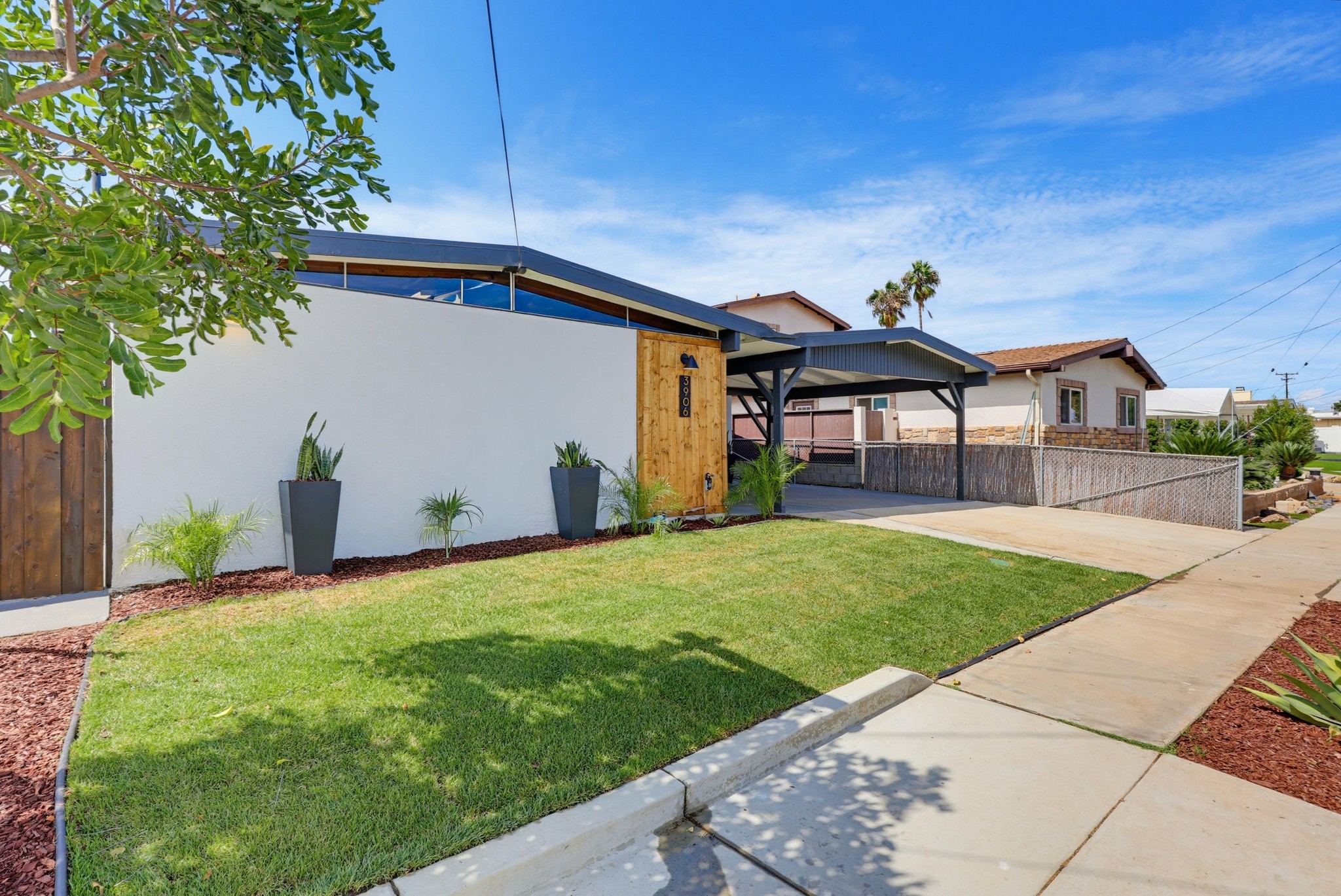 Virtual tour photo 4 of 81 for 3906 Mt Ainsworth Ave