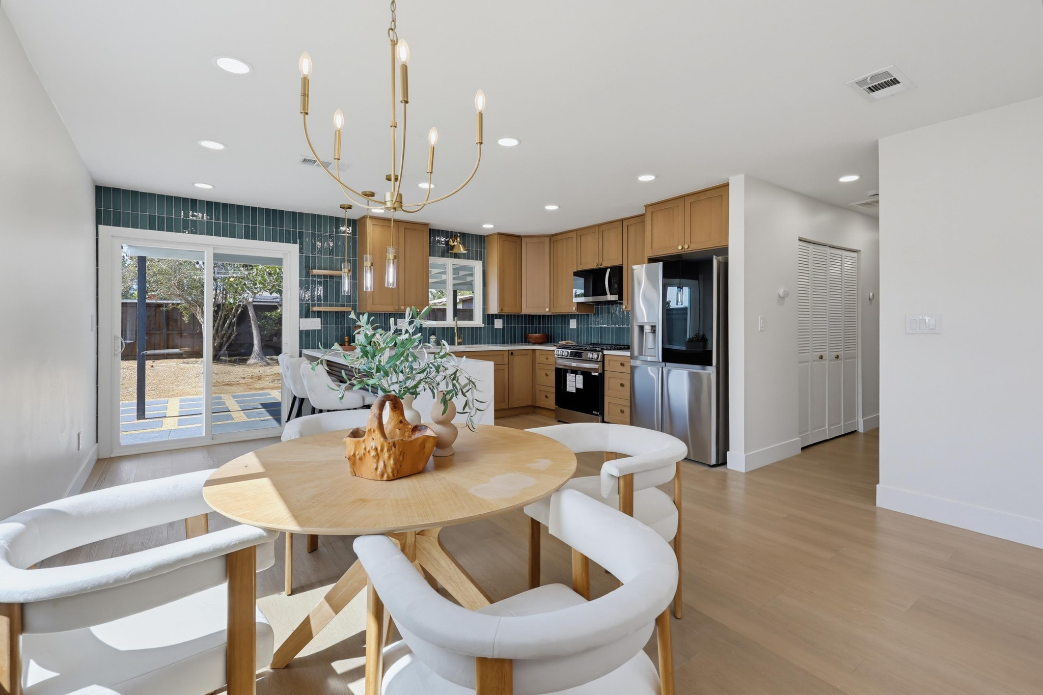 Virtual tour photo 14 of 81 for 3906 Mt Ainsworth Ave