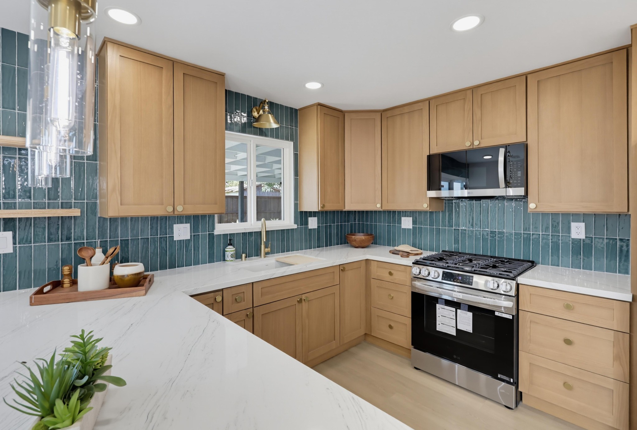 Virtual tour photo 18 of 81 for 3906 Mt Ainsworth Ave