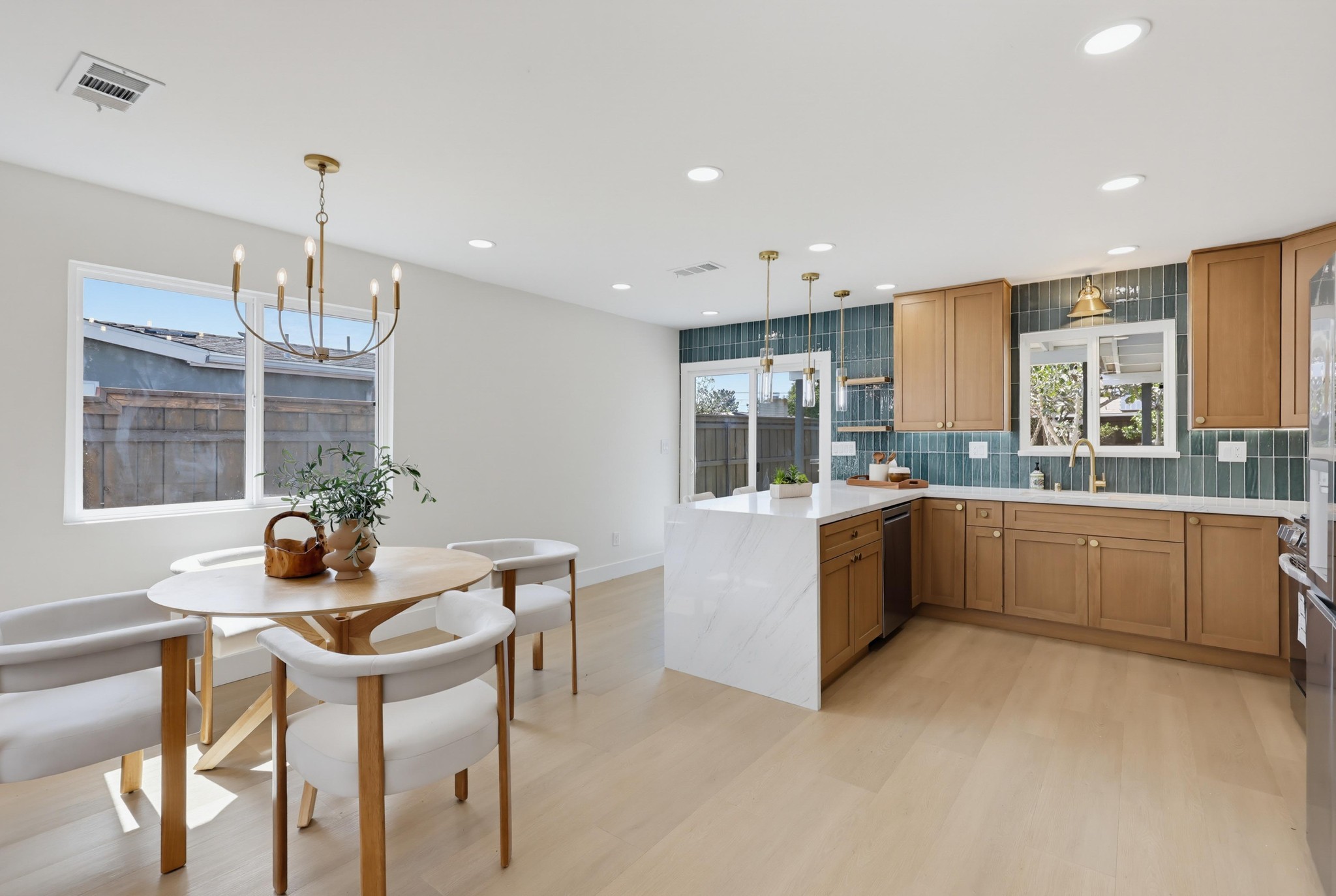 Virtual tour photo 25 of 81 for 3906 Mt Ainsworth Ave