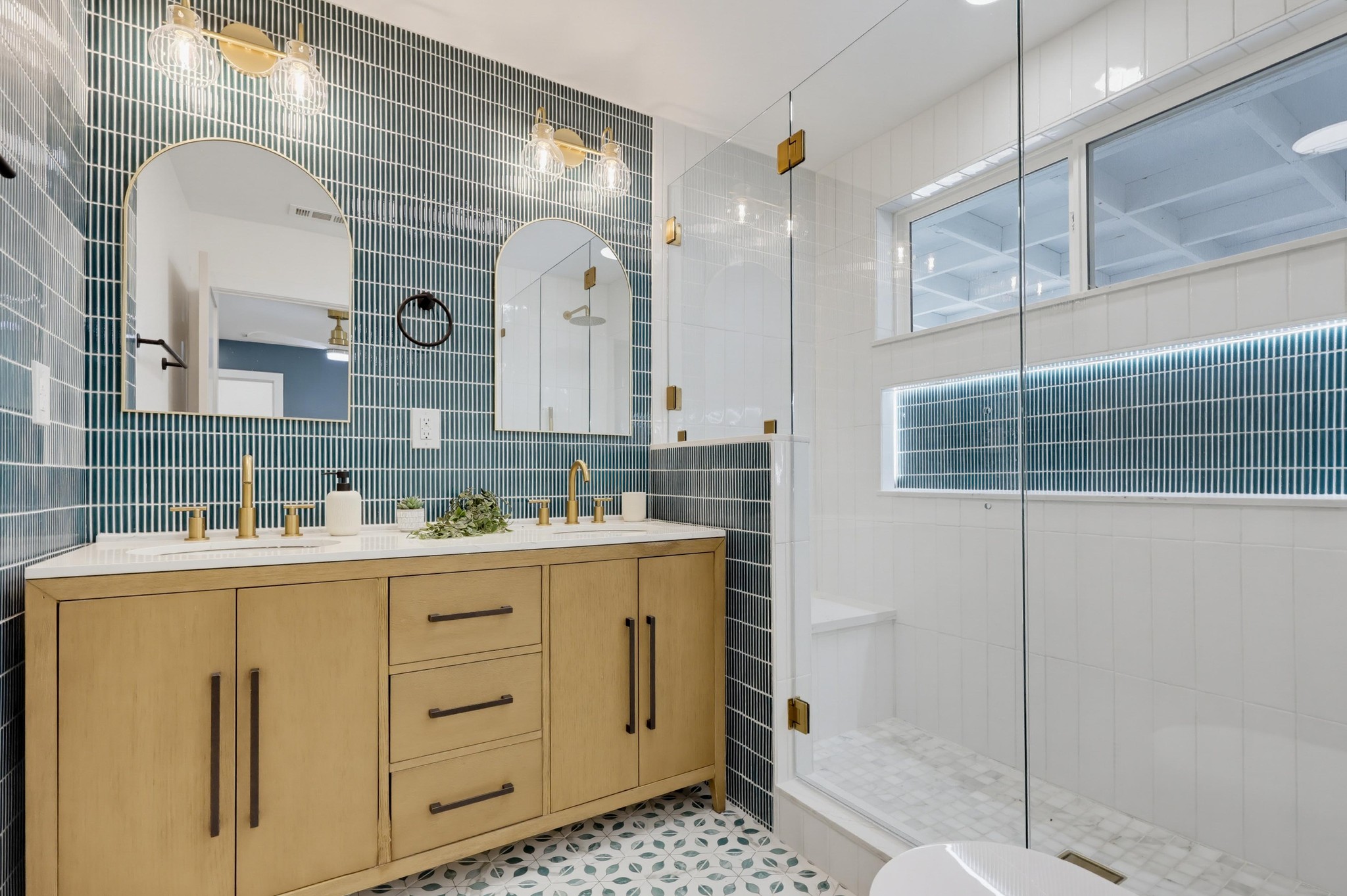 Virtual tour photo 48 of 81 for 3906 Mt Ainsworth Ave