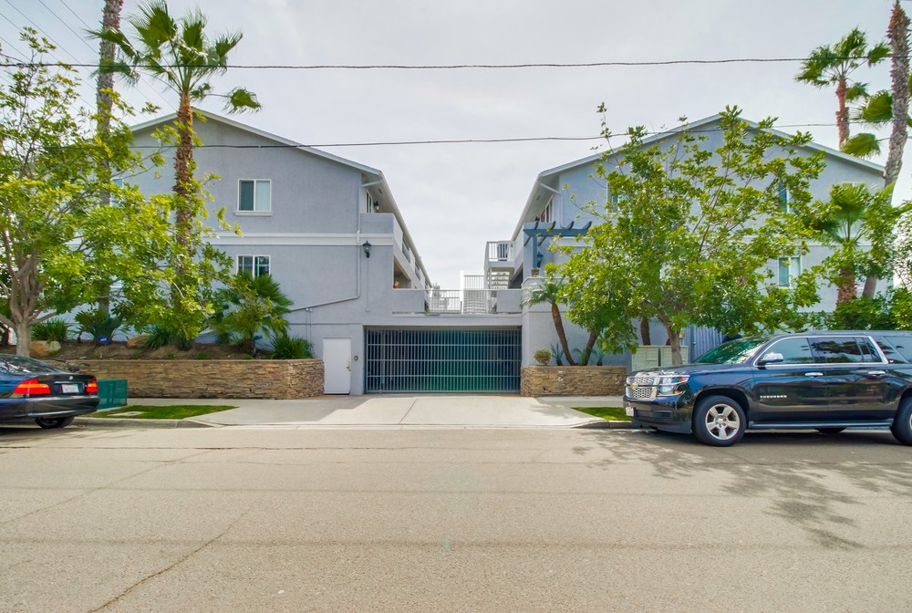 Virtual tour photo 4 of 35 for 3909 Monroe Ave #105