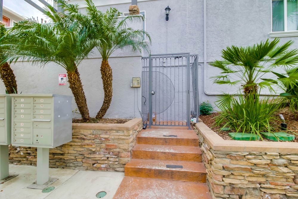 Virtual tour photo 5 of 35 for 3909 Monroe Ave #105