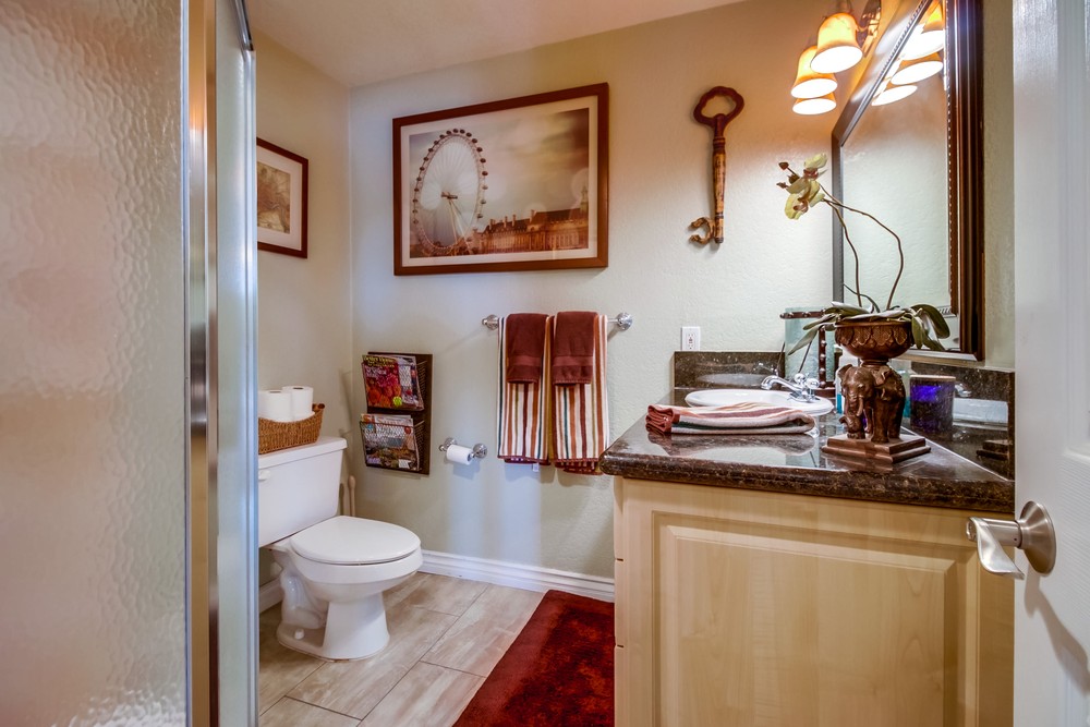 Virtual tour photo 33 of 35 for 3909 Monroe Ave #105