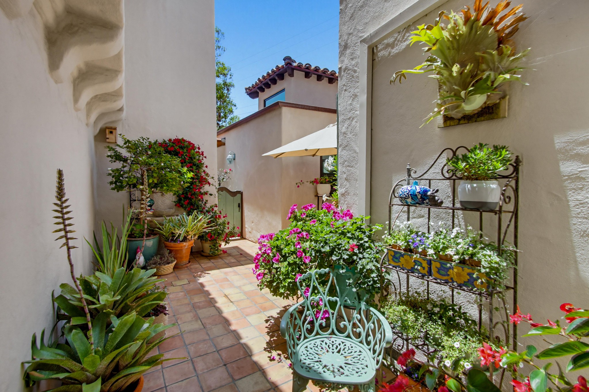 Virtual tour photo 25 of 53 for 391 Via Del Norte