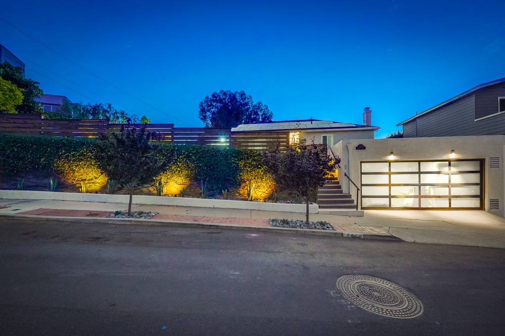 Virtual tour photo 1 of 117 for 3910 La Cresta Dr