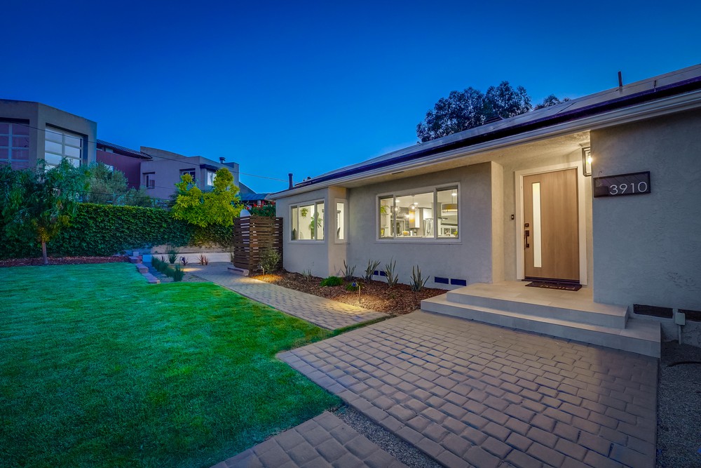 Virtual tour photo 6 of 117 for 3910 La Cresta Dr