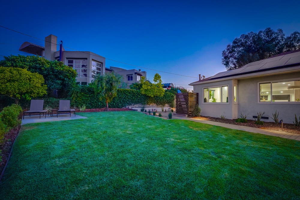 Virtual tour photo 7 of 117 for 3910 La Cresta Dr