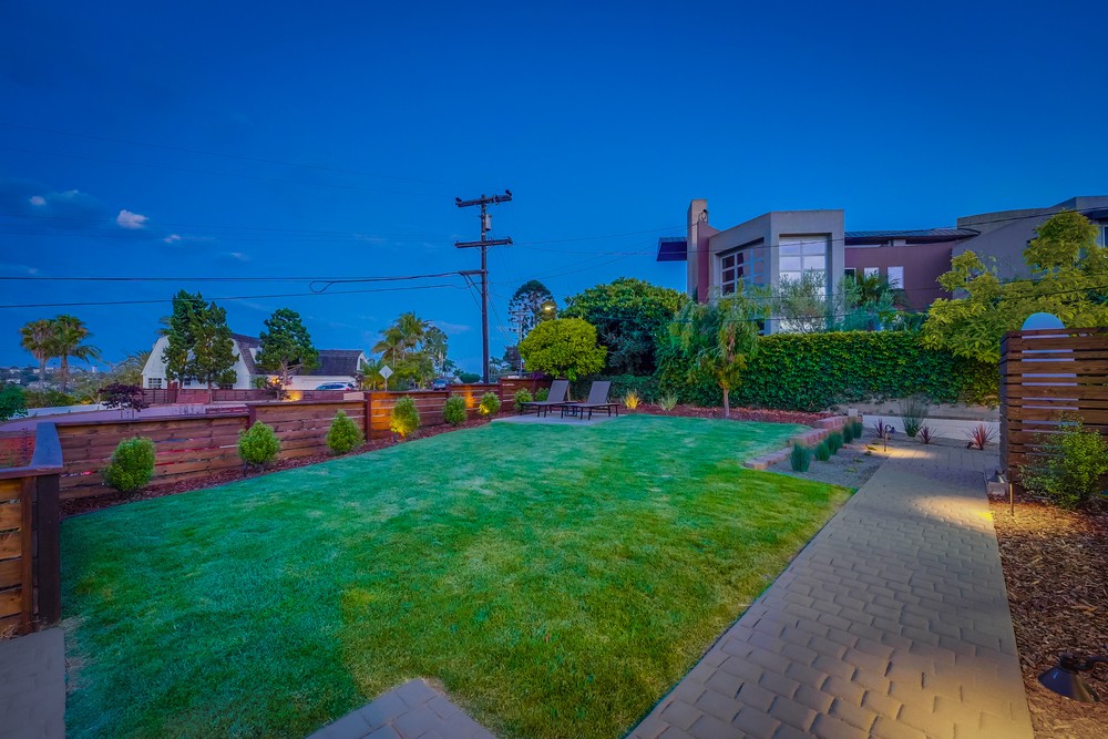 Virtual tour photo 8 of 117 for 3910 La Cresta Dr