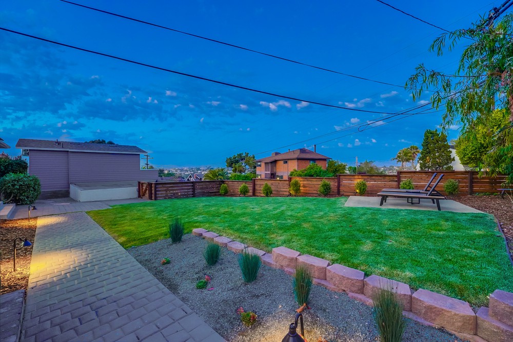 Virtual tour photo 12 of 117 for 3910 La Cresta Dr