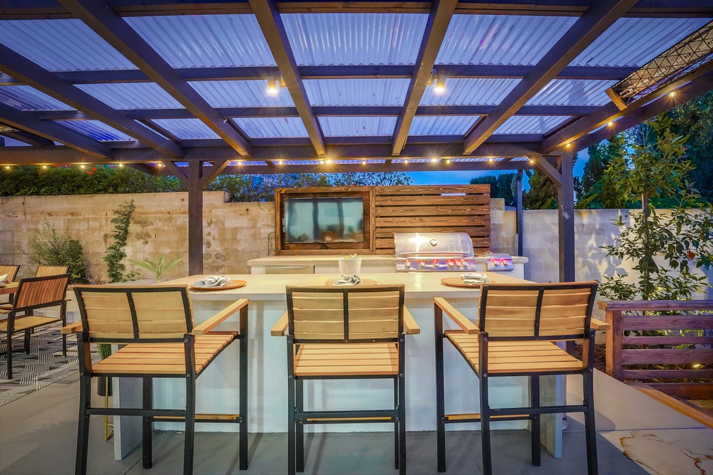 Virtual tour photo 18 of 117 for 3910 La Cresta Dr