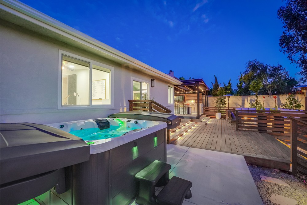 Virtual tour photo 33 of 117 for 3910 La Cresta Dr