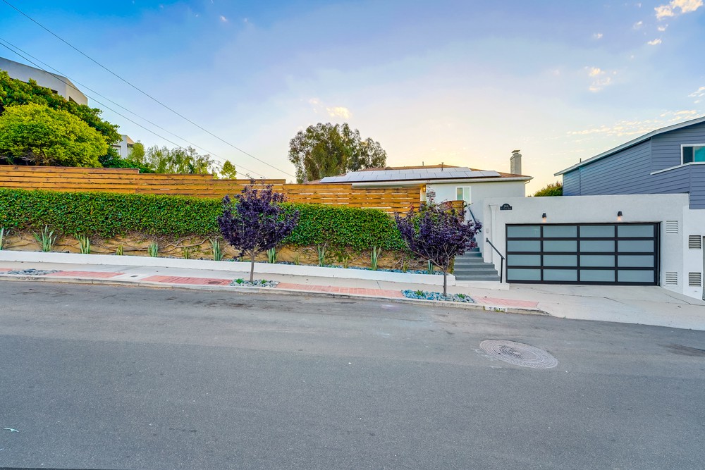 Virtual tour photo 81 of 117 for 3910 La Cresta Dr