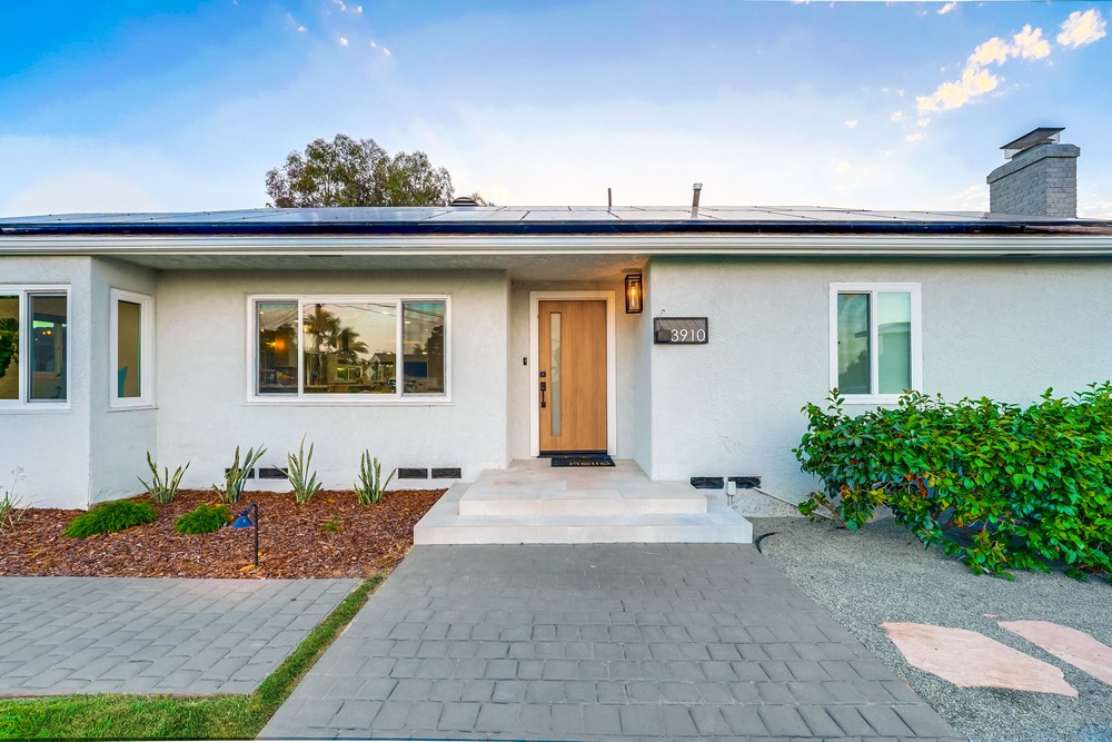 Virtual tour photo 88 of 117 for 3910 La Cresta Dr