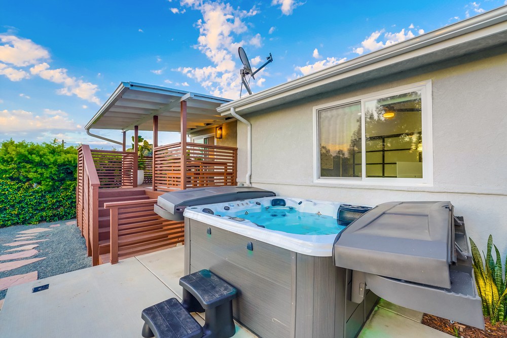 Virtual tour photo 108 of 117 for 3910 La Cresta Dr