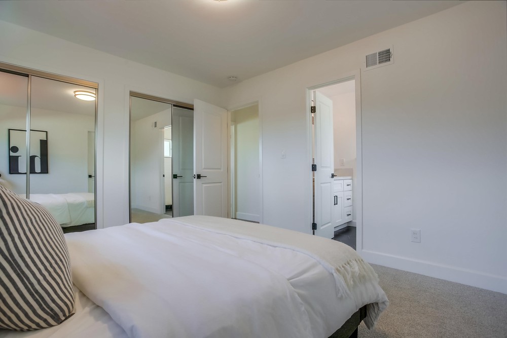 Virtual tour photo 22 of 44 for 3910 Mt Blackburn Ave