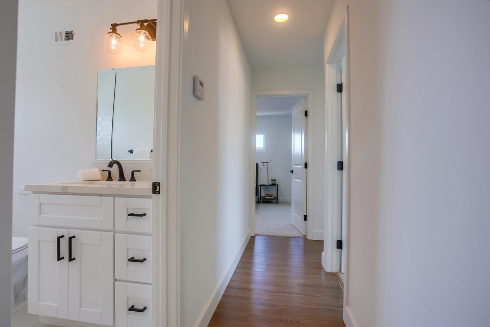 Virtual tour photo 32 of 44 for 3910 Mt Blackburn Ave