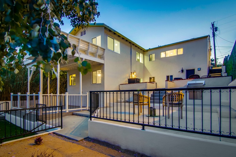 Virtual tour photo 14 of 88 for 3911 Clark St