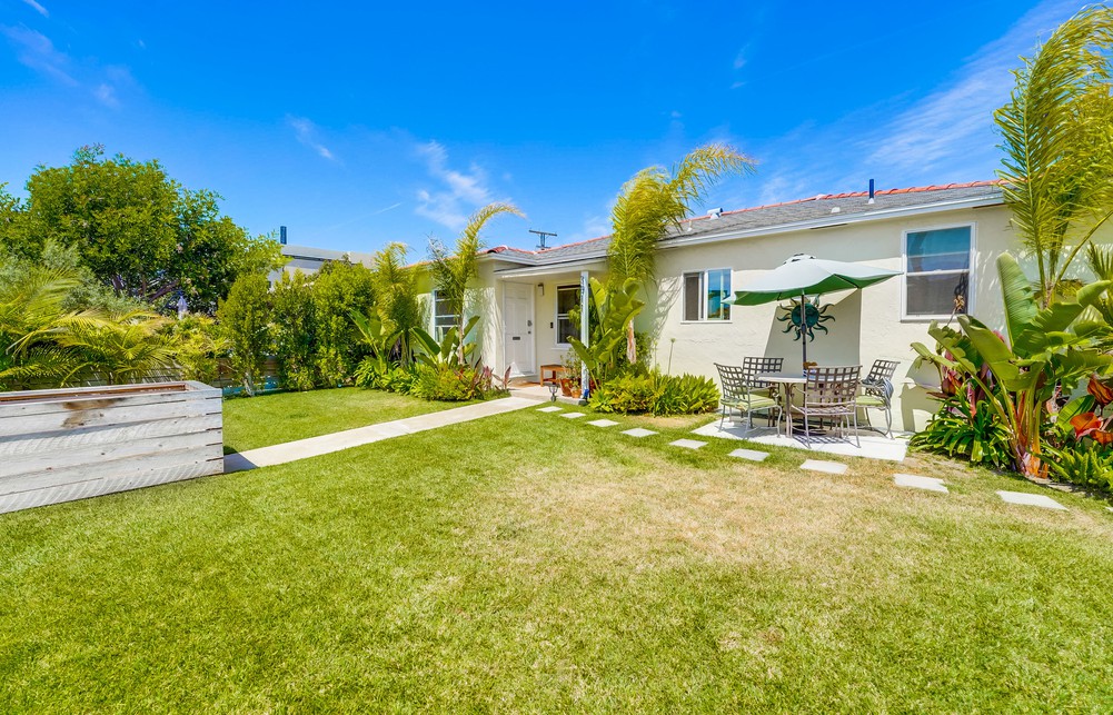 Virtual tour photo 11 of 57 for 3911 Haines St