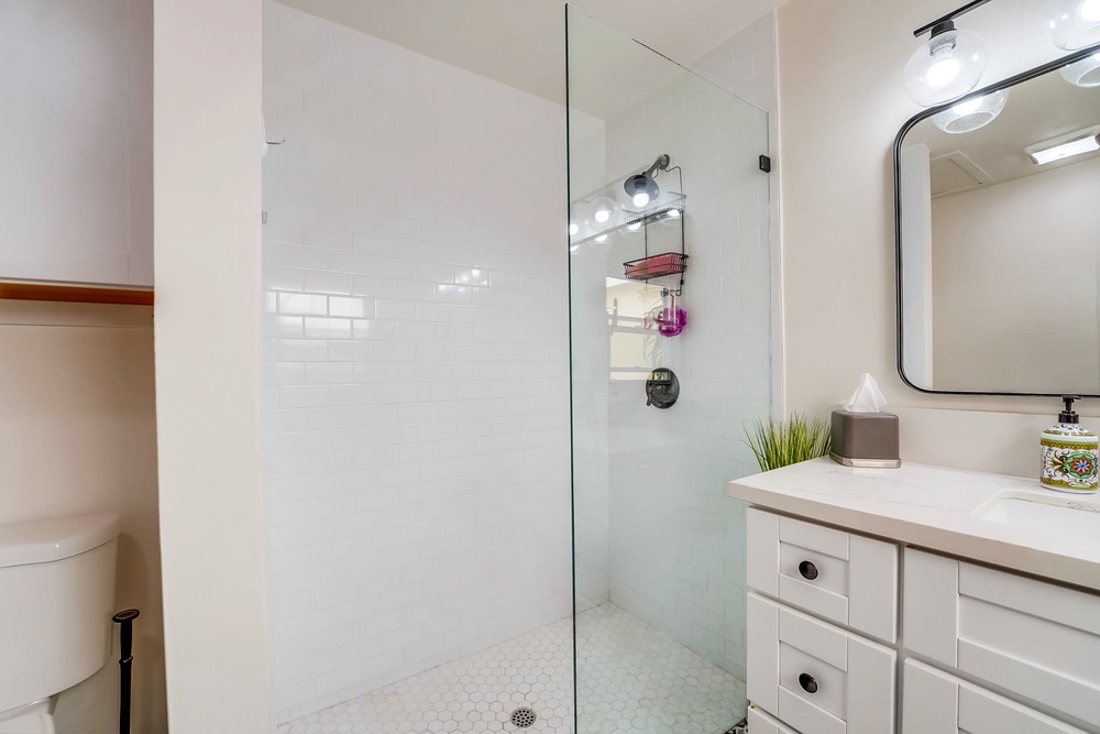 Virtual tour photo 36 of 57 for 3911 Haines St