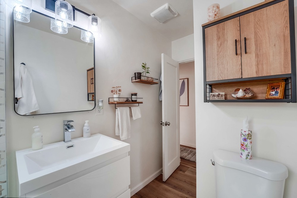 Virtual tour photo 38 of 57 for 3911 Haines St