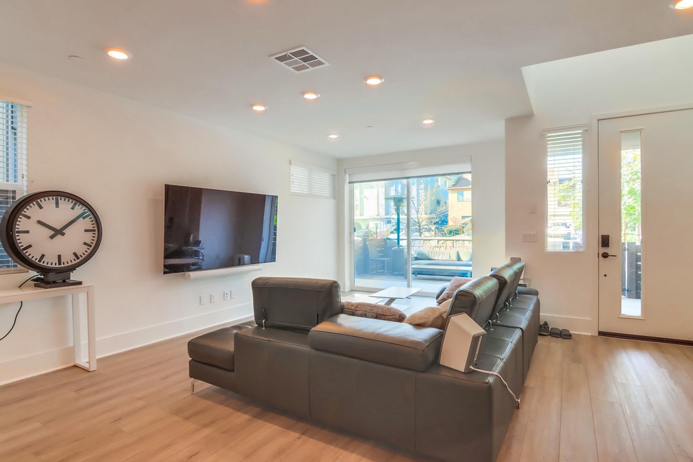 Virtual tour photo 12 of 43 for 3915 Shasta St