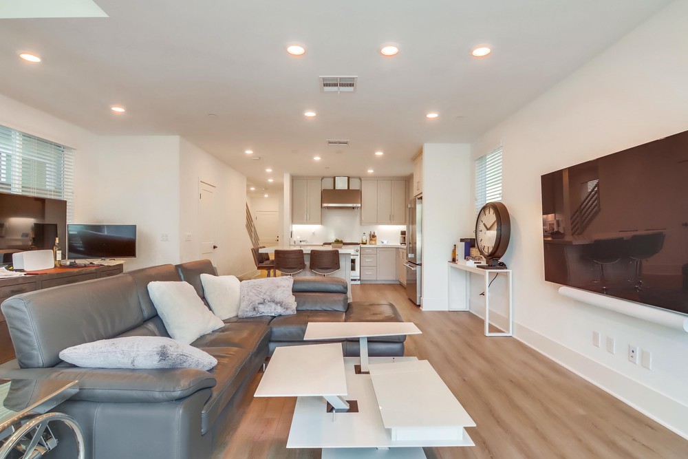 Virtual tour photo 16 of 43 for 3915 Shasta St