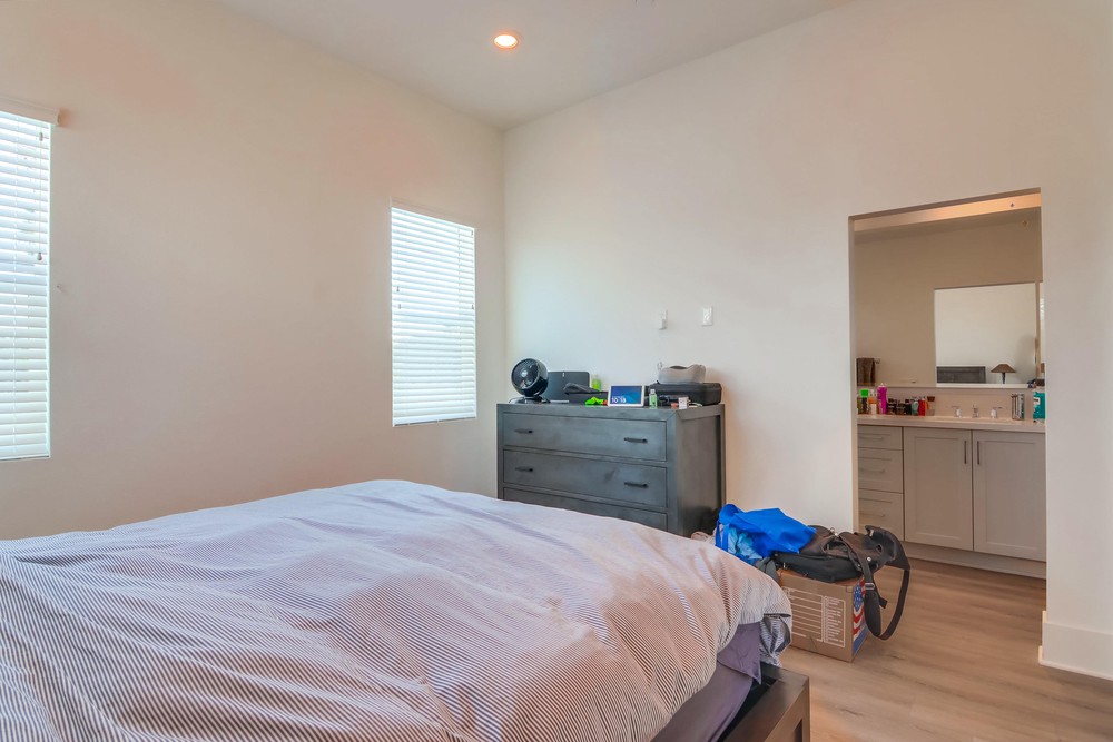Virtual tour photo 28 of 43 for 3915 Shasta St