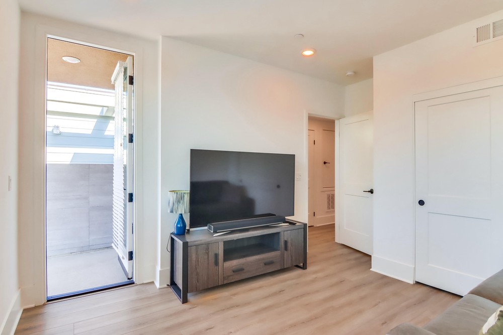 Virtual tour photo 30 of 43 for 3915 Shasta St