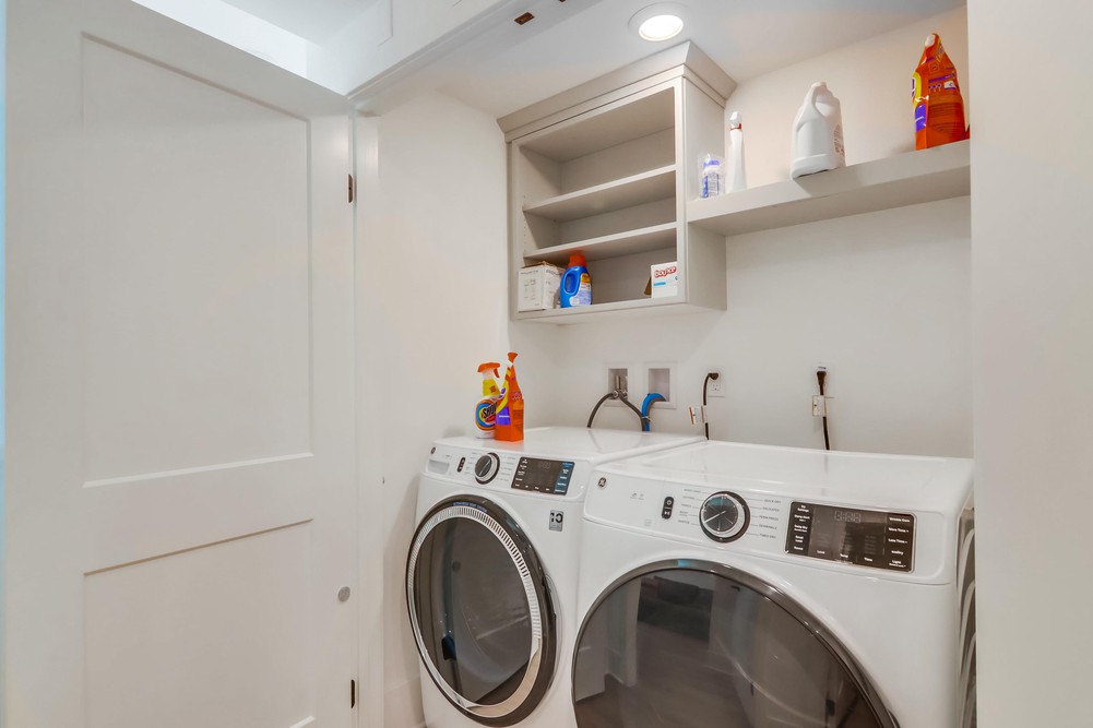 Virtual tour photo 35 of 43 for 3915 Shasta St