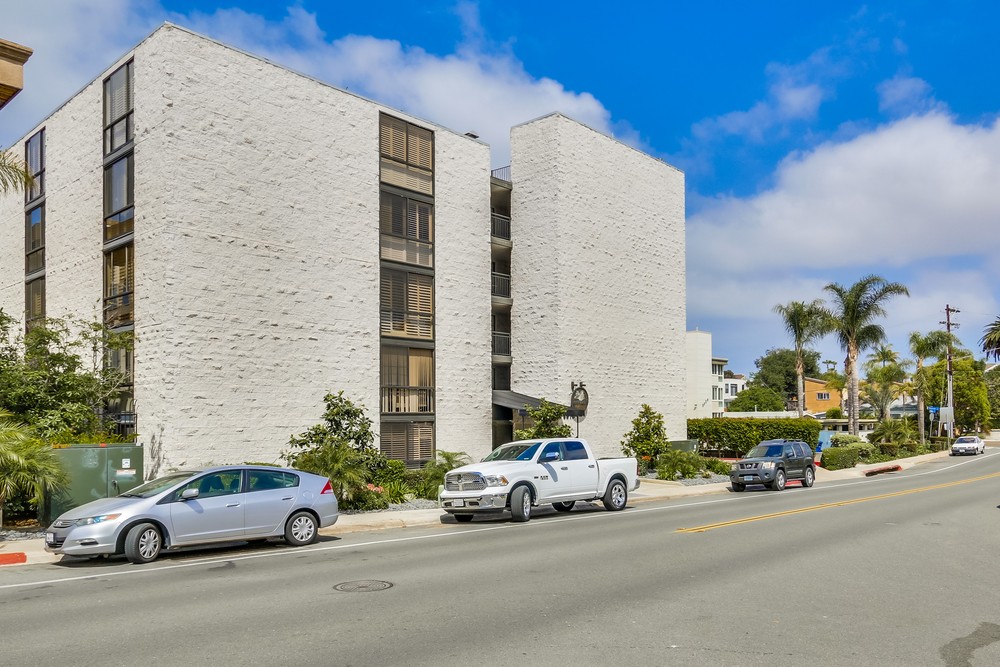 Virtual tour photo 1 of 62 for 3916 Riviera Dr Unit #402