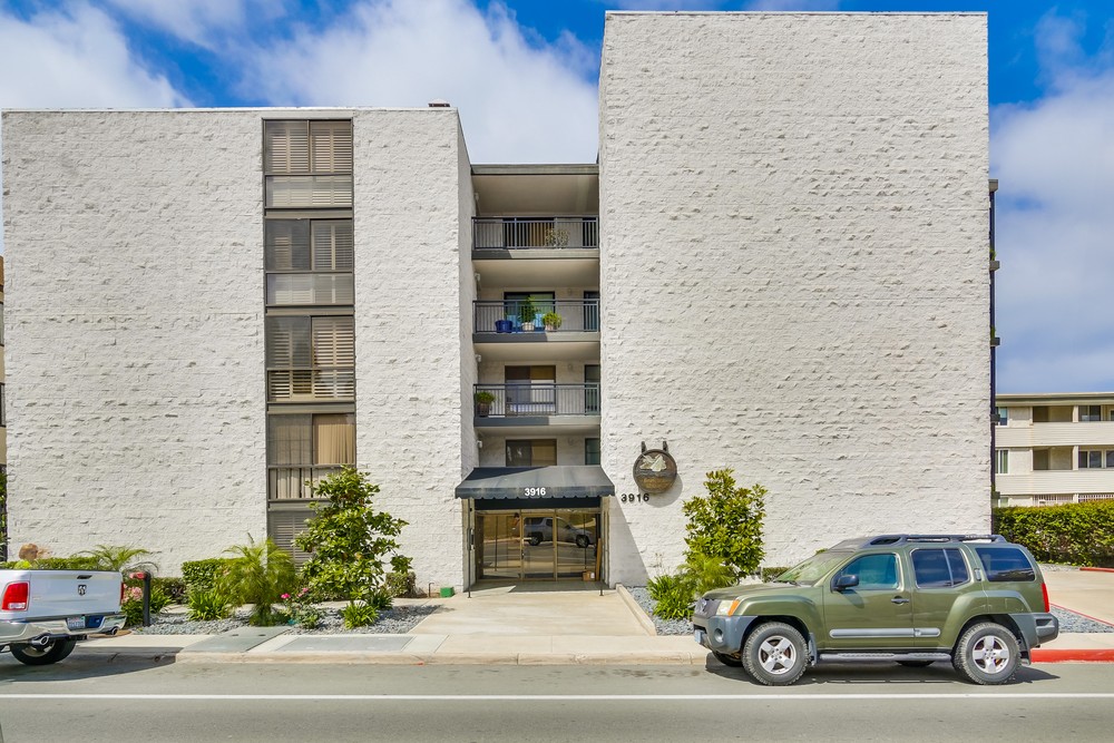 Virtual tour photo 4 of 62 for 3916 Riviera Dr Unit #402