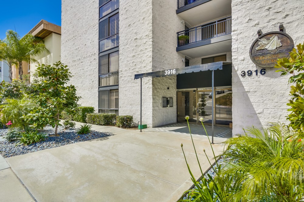 Virtual tour photo 5 of 62 for 3916 Riviera Dr Unit #402
