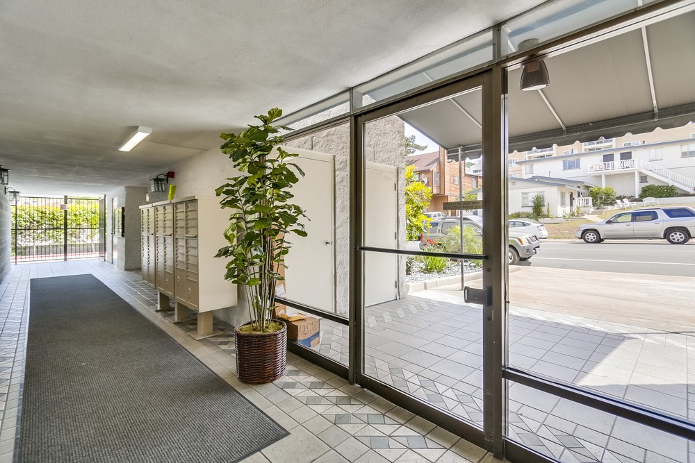 Virtual tour photo 8 of 62 for 3916 Riviera Dr Unit #402