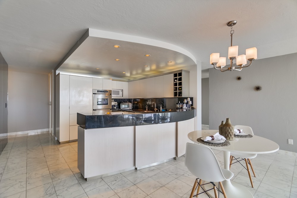 Virtual tour photo 18 of 62 for 3916 Riviera Dr Unit #402