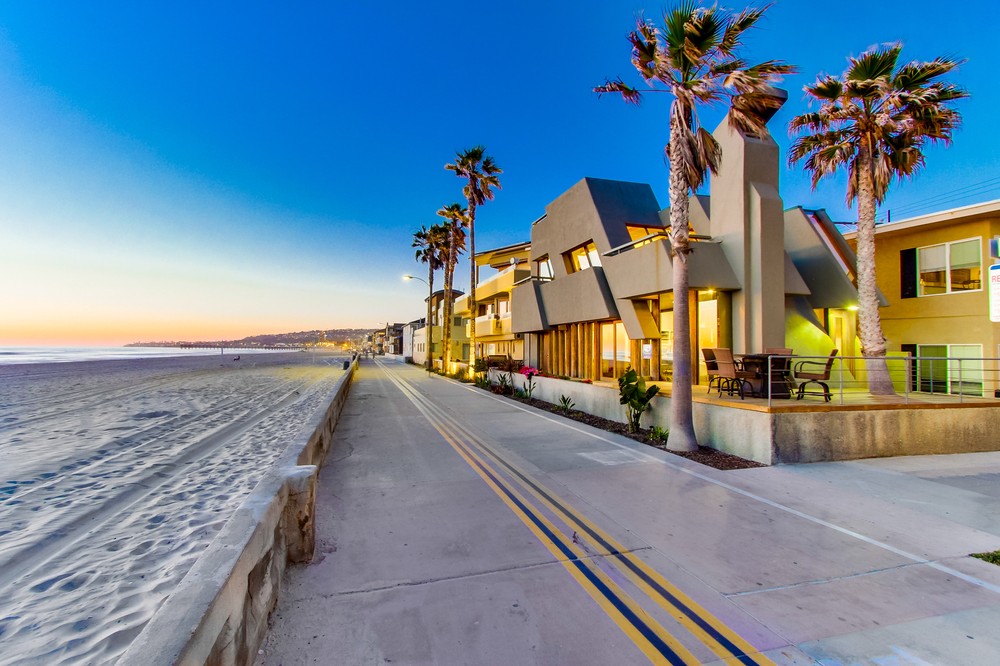 Virtual tour photo 5 of 36 for 3917 Ocean Front Walk