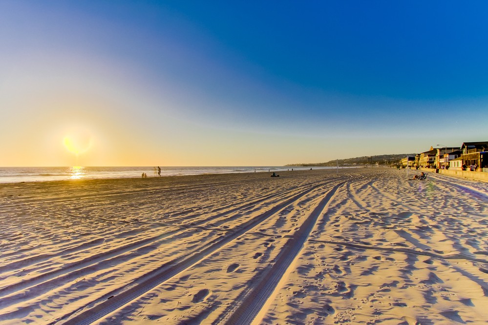 Virtual tour photo 6 of 36 for 3917 Ocean Front Walk