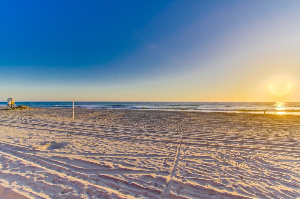 Virtual tour photo 7 of 36 for 3917 Ocean Front Walk
