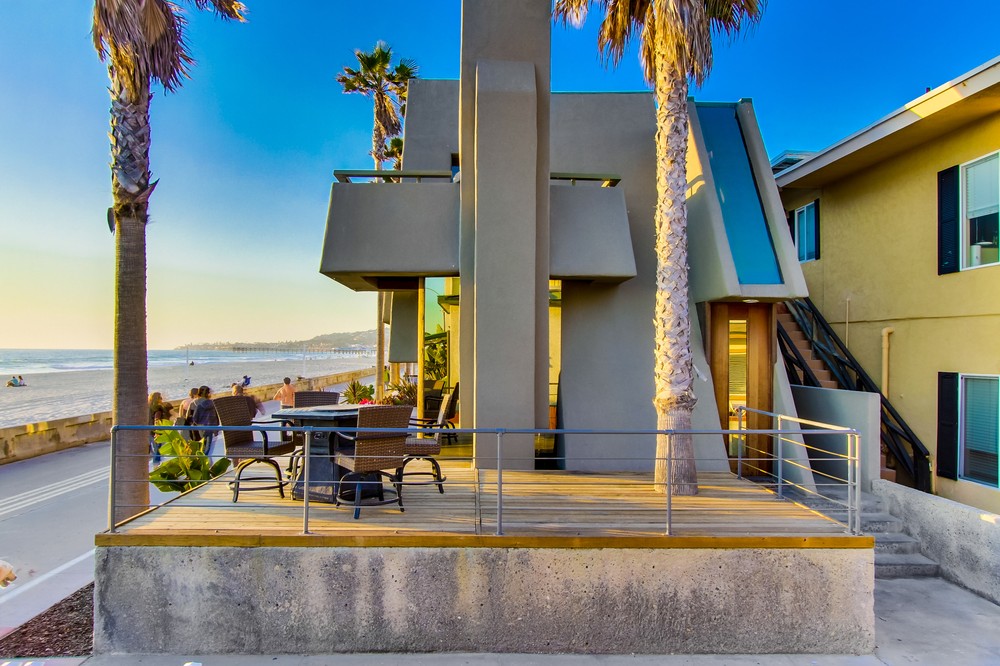 Virtual tour photo 8 of 36 for 3917 Ocean Front Walk
