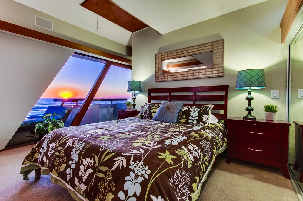 Virtual tour photo 22 of 36 for 3917 Ocean Front Walk